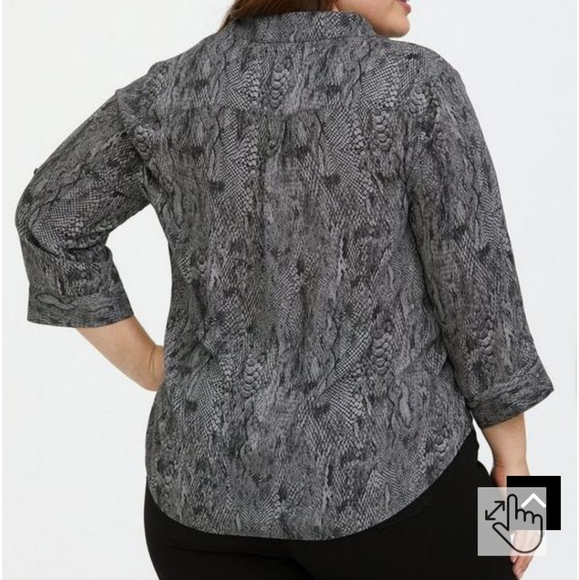 Torrid Georgette Snake Animal Print Button-Down Blouse 3/4 Roll Sleeve Sz 4 - Picture 2 of 11